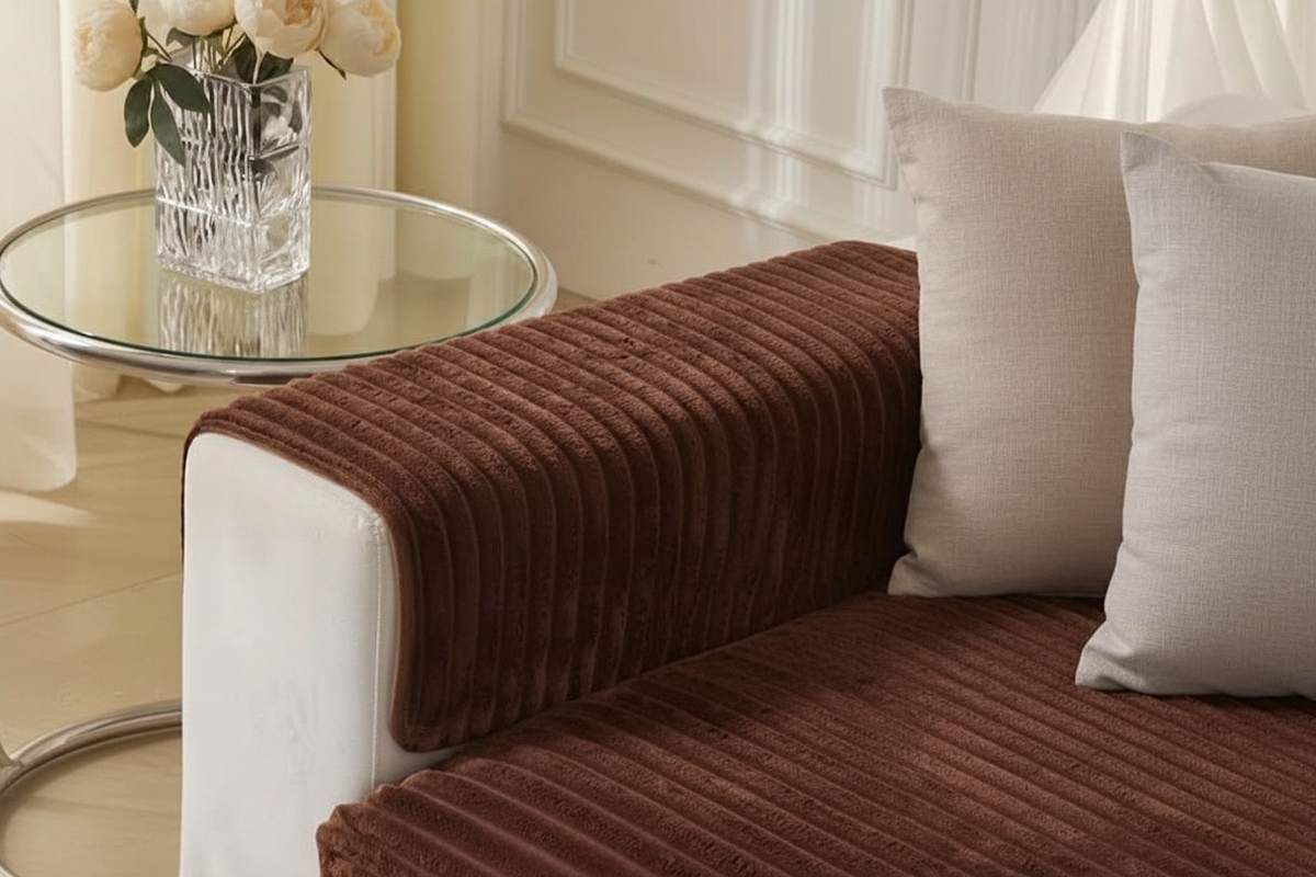 Lifestyle hero — armrest cover on modern SA lounge